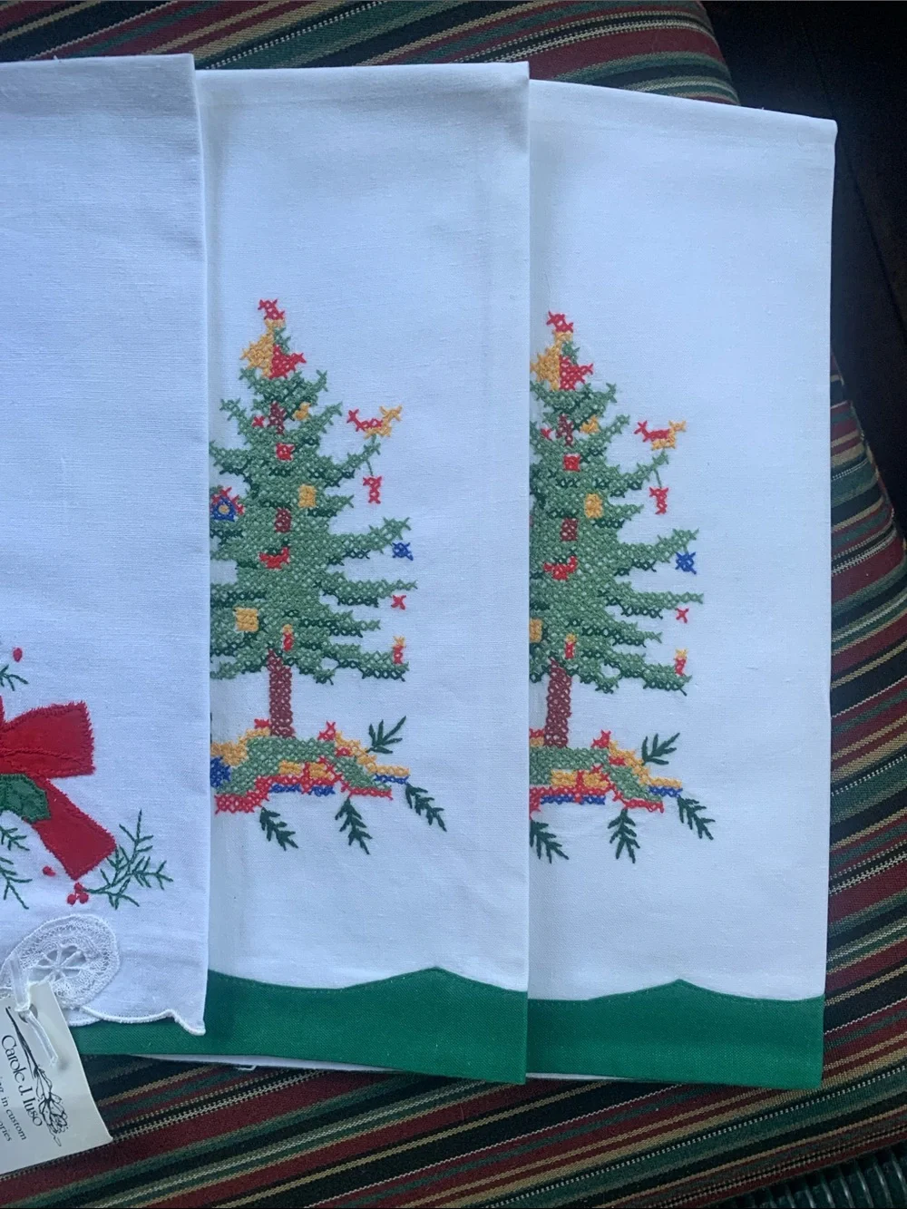White Holiday Embroidered Hand towels, Christmas Tree and Red Bow and lace, 5